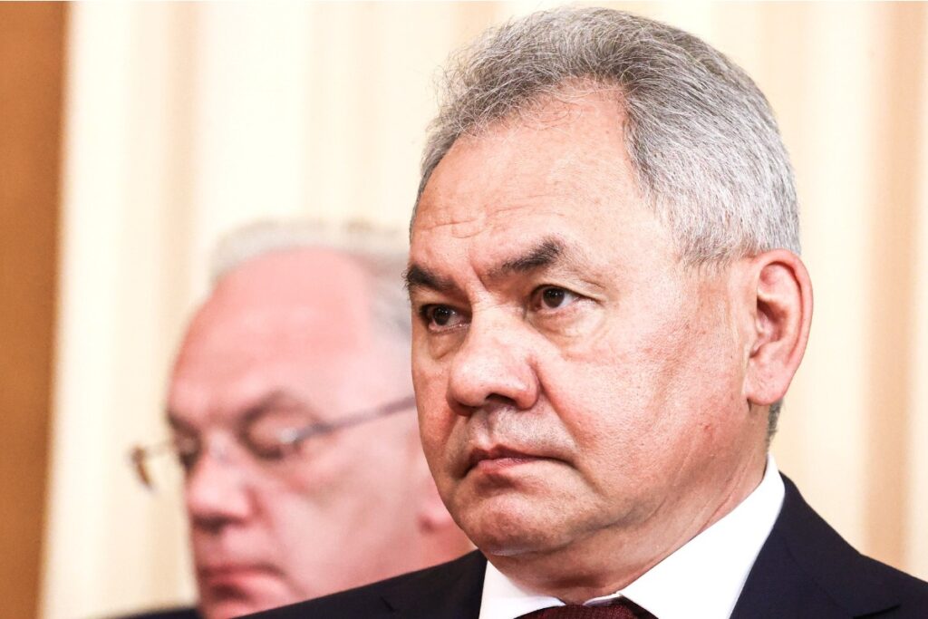 Шойгу предложил построить в Сибири город-спутник Саяногорска