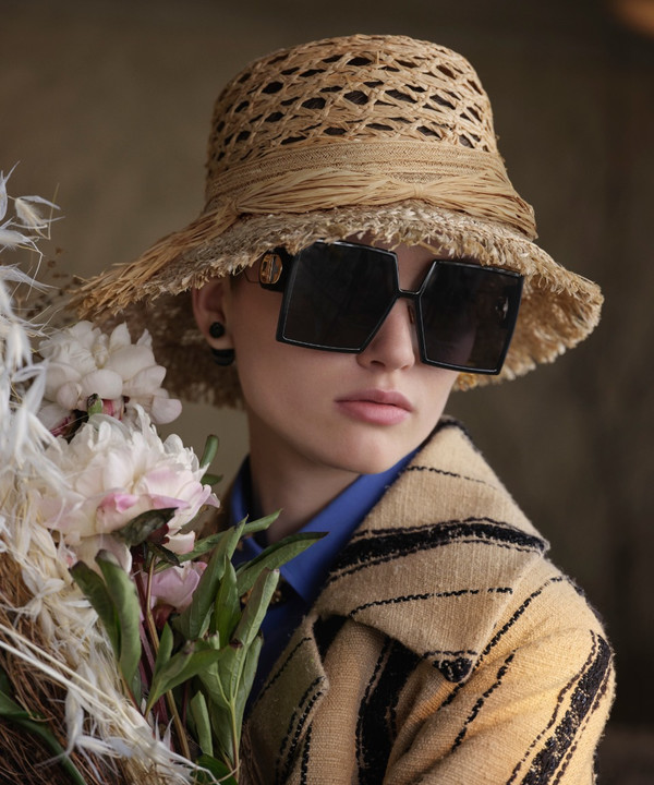 Аксессуар на лето: солнцезащитные очки Dior Montaigne 30
