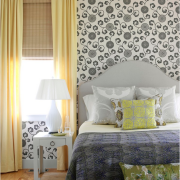 Бамбуковая завесь в сочетании с классической шторой