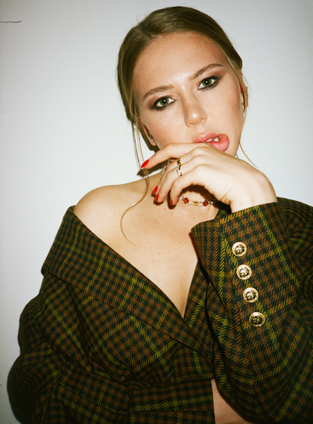 От капсул для самоизоляции до digital-коллекций: дизайнеры представили новые лукбуки Мода,Новости моды