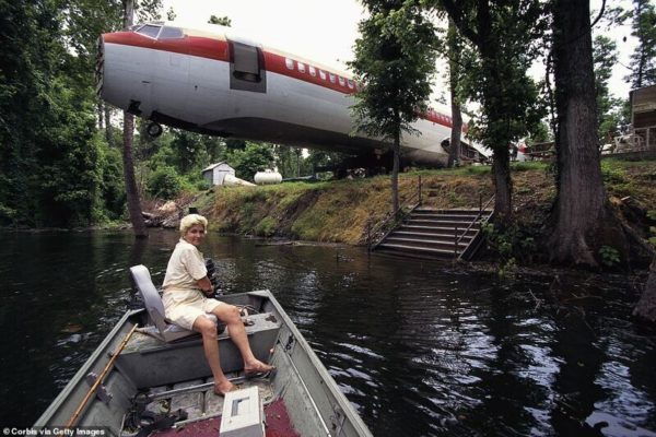 Настоящий жилой дом из старого самолета