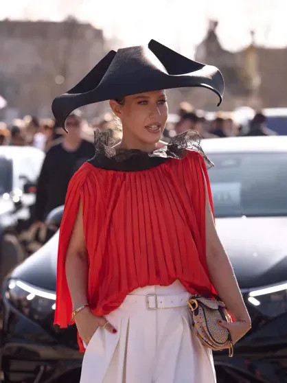 Винтаж, латекс и кружево: как и в чём Ксения Собчак, Ольга Карпуть, Елена Перминова, Катя Кищук и модные блогеры проводят время в Париже daniel,blords,instagram (инстаграм),социальная сеть,laurent saintlaurent,serebro,Анна Александрова,виктория салават,джонатан андерсон,Джон Гальяно,диана коркунова,екатерина кищук,Елена Перминова,кристина романова,Ксения Собчак,Ксения Чилингарова,лина дембикова,мэри лист,ольга карпуть,рената пиотровски,станислава токарева,Стелла Маккартни,юлия воронова,Яна Расковалова