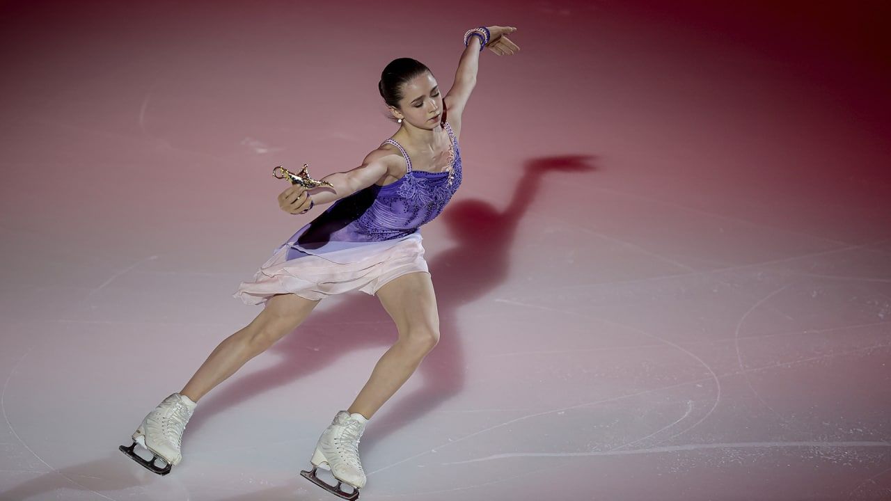 Навка заявила, что Валиева новой программой довела россиян до слез