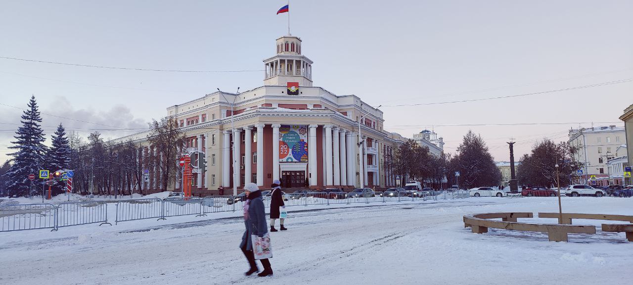 Кемерово бишкек. Мэрия Кемерово. Кемерово столица Кузбасса. Площадь заводского района Кемерово. Новая площадь Кемерово.