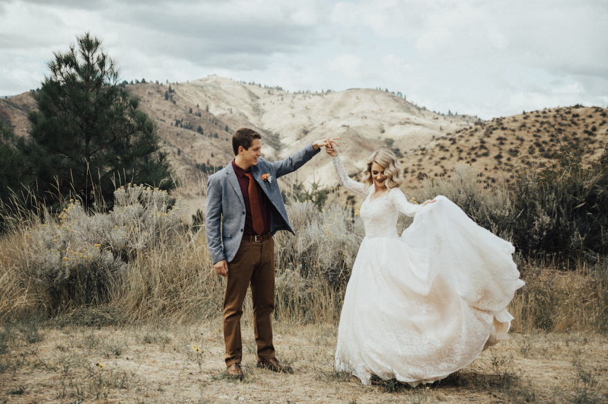 bride-wears-grandmother-old-wedding-1962-dress-penny-jensen-jordyn-cleverly-11