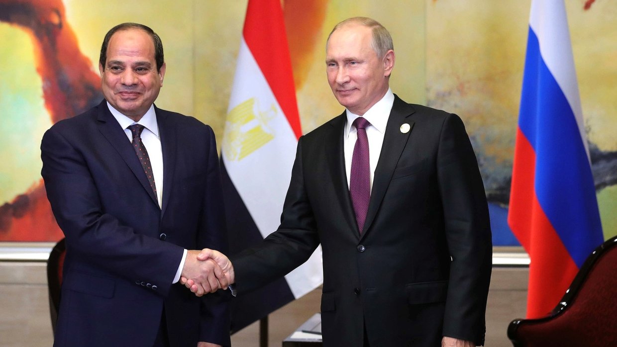 Путин и глава Египта обсудили в Китае возобновление авиасообщения