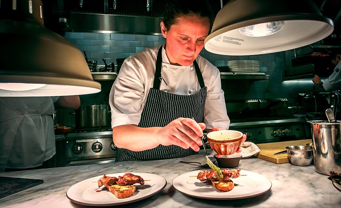 Английский шеф-повар Эйприл Блумфильд. / Фото: chefs.by