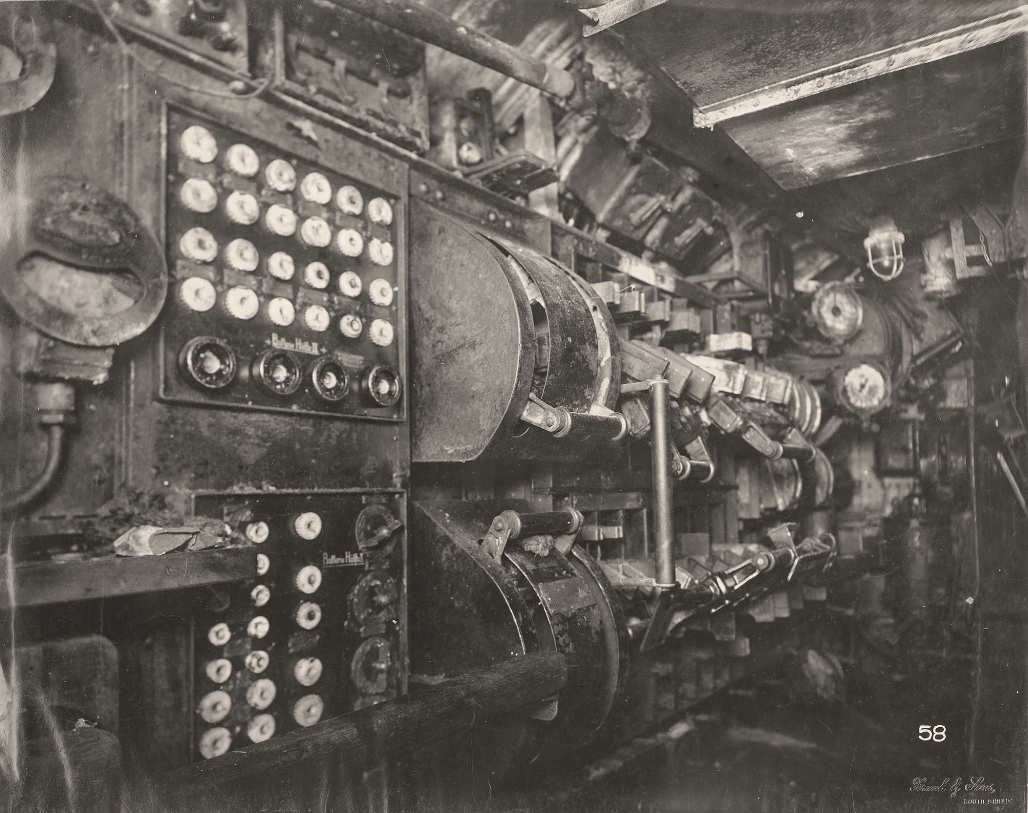 Внутренности затопленной подводной лодки Первой мировой