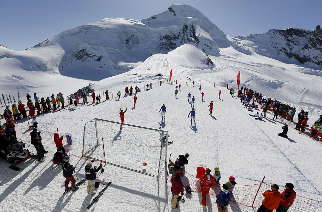 Необычные футбольные поля из разных стран мира Необычные футбольные поля из разных стран мира путешествия