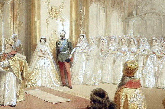 Александр II с женой Марией Александровной на фоне толпы фрейлин и великих княгинь