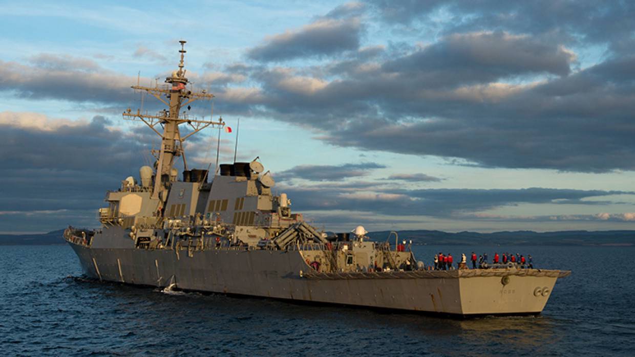 Американский эсминец типа «Арли Берк» выдвинулся в сторону Черного моря