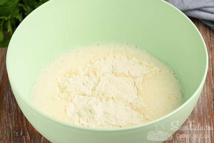 3 вида бездрожжевых булочек, которые вас точно удивят вкусом и способом приготовления булочки, тесто, просто, минут, сахаром, градусах, добавляем, очень, венчиком, можно, получаются, перемешиваем, смазываем, разогретой, духовке, часть, Булочки, полыми, солью, только