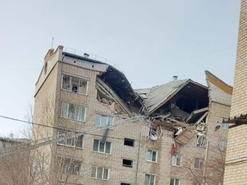 Жильцам разрушенного дома в Антипихе разрешили зайти в свои квартиры