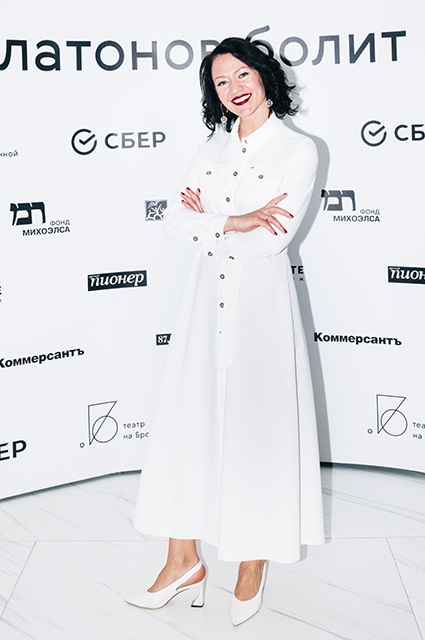 Dress Code. В Москве прошла премьера спектакля с Ходченковой и Варнавой. Среди гостей — Ирина Горбачева, Маша Федорова, Владимир Познер Dress Code. В Москве прошла премьера спектакля с Ходченковой и Варнавой. Среди гостей — Ирина Горбачева, Маша Федорова, Владимир Познер Светская жизнь