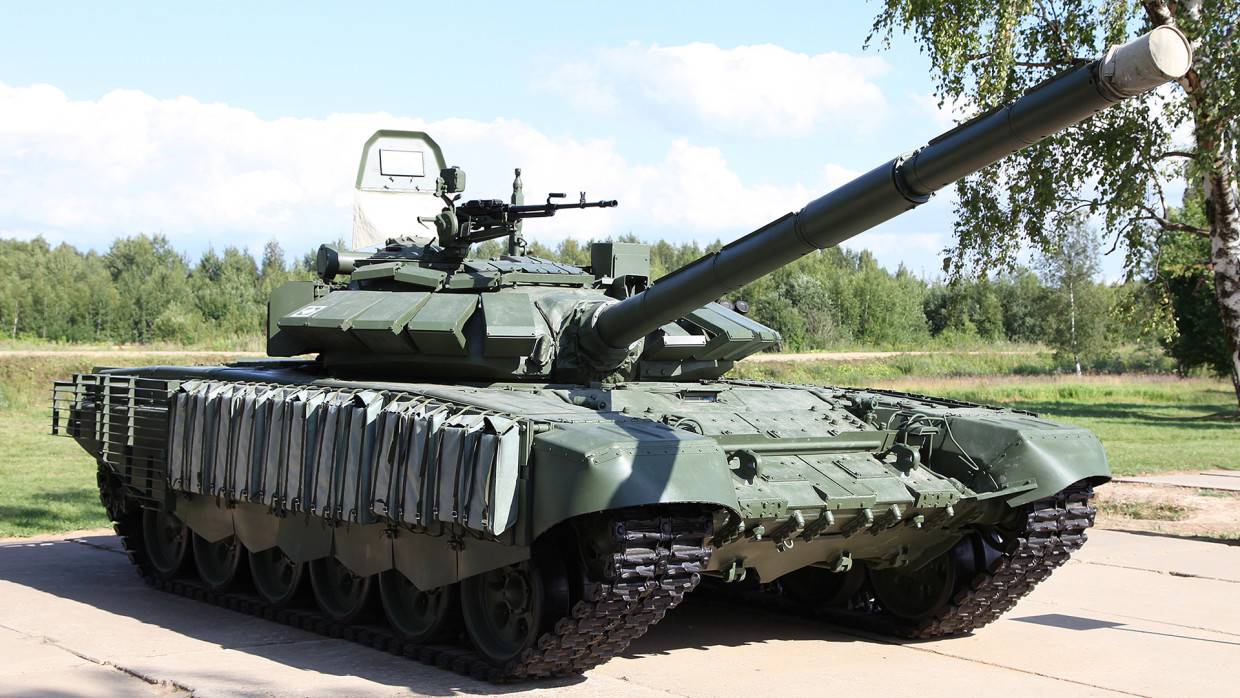 ВС РФ получили на вооружение более 30 модернизированных танков Т-72Б3