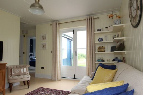 Ничем не примечательный домик. Но стоит заглянуть внутрь… Ничем не примечательный домик. Но стоит заглянуть внутрь… дача,интерьер и дизайн,сад и огород