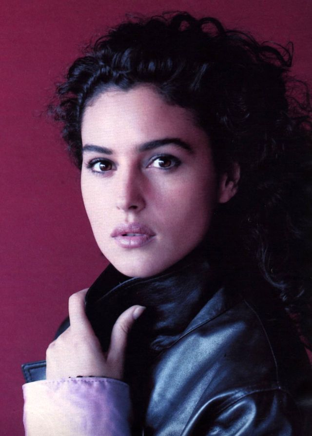 Посмотри, какой Моника Беллуччи была в 1980-е, до того как стала актрисой девушки,кино,ретро,фото