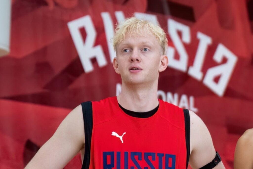 Вернувшийся из французской тюрьмы Касаткин перешел в «Енисей»