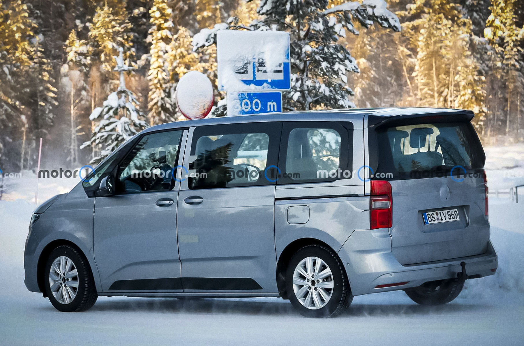 Новый Volkswagen Multivan T7 засняли во время тестов Новости