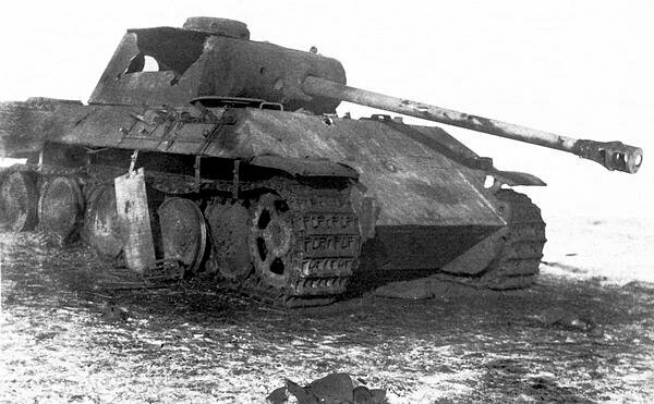 Как советские 122/152-мм осколочно-фугасные снаряды разносили немецкие танки на части. Редкие кадры