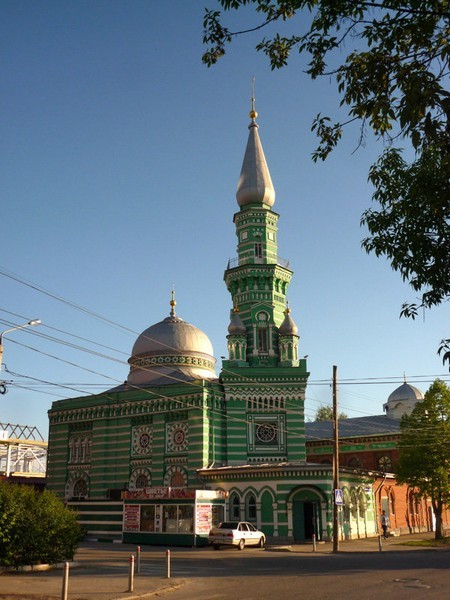 Мечеть рядом. Пермская Соборная мечеть Пермь. Осинская 5 Пермь мечеть. Мусульманские мечети в Перми. Мечеть Пермь на монастырской.