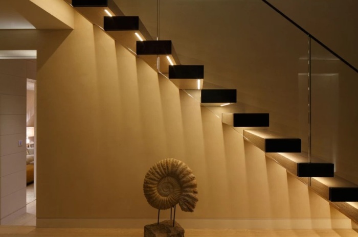 Подсветка лестницы в доме или двухэтажной квартире: разновидности и лучшие дизайнерские решения света, подсветка, источники, лестницы, можно, помощью, лестничного, система, интерьера, подсветки, светильники, ленты, Например, использовать, ступеней, светодиодной, только, рассеянный, способ, видов