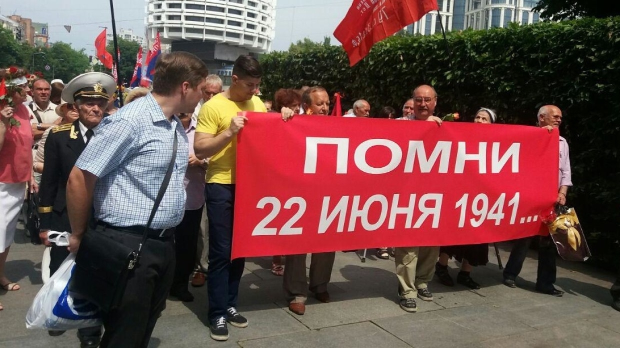 Постпред РФ при ОБСЕ Лукашевич обвинил Украину в уничтожении символов памяти победы Политика