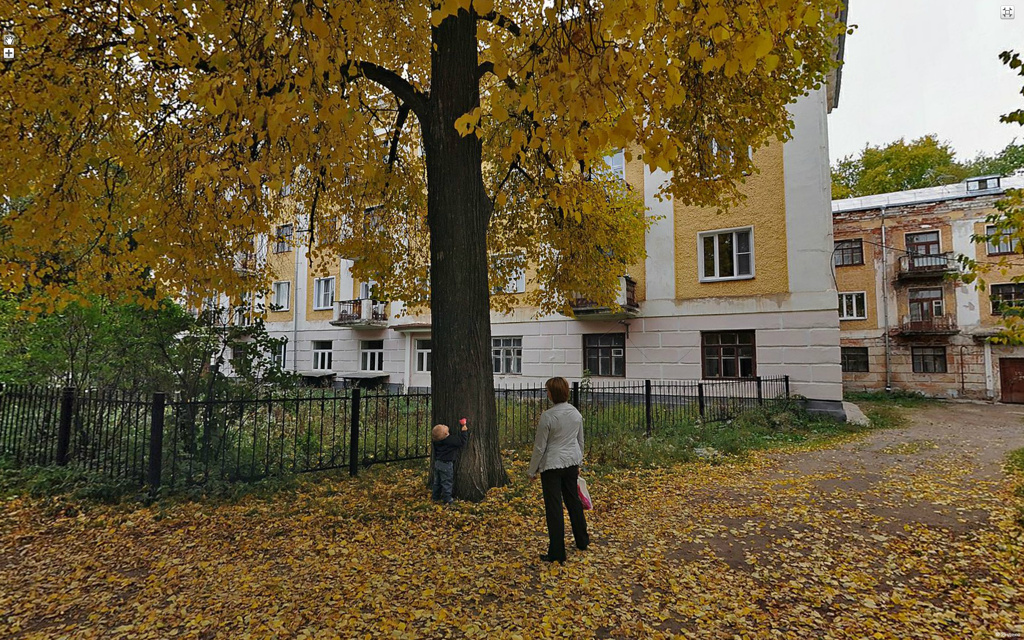 Современные дети в маленьких и больших городах России