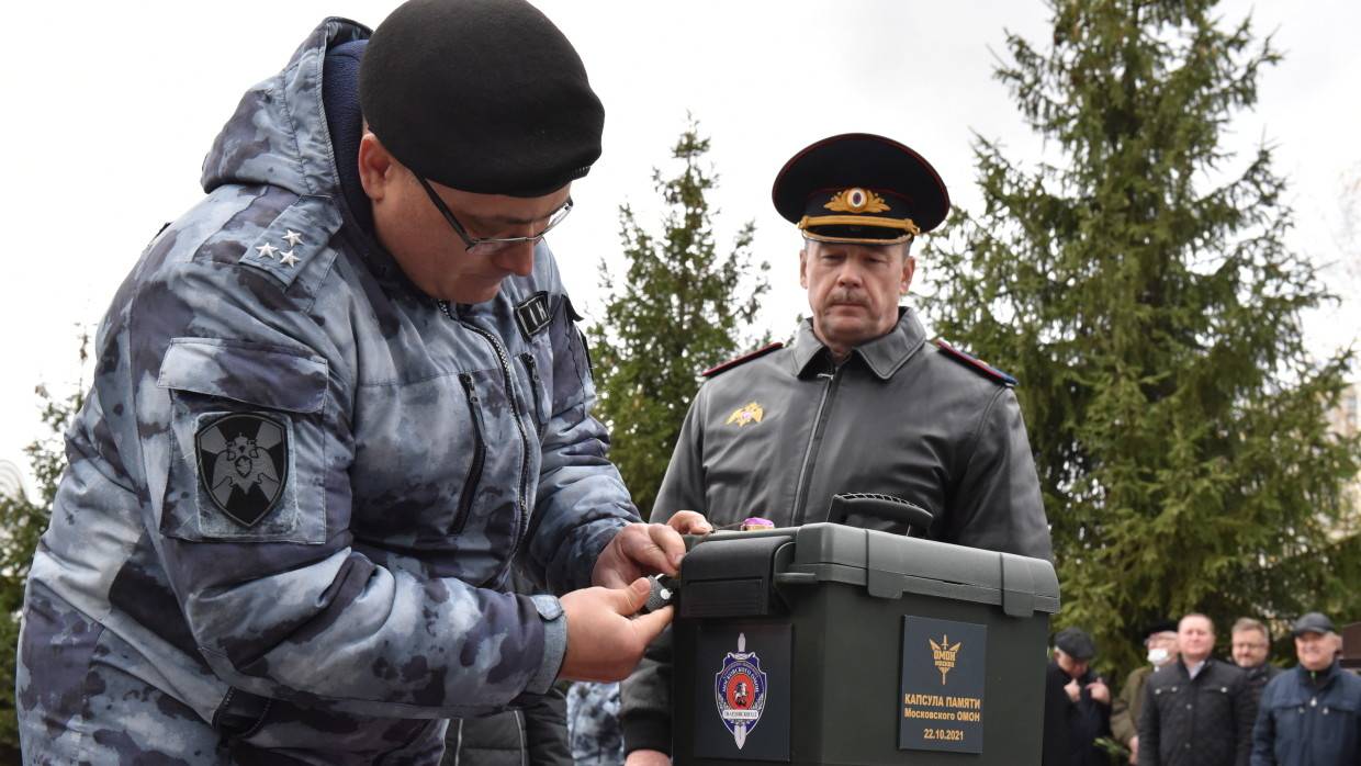 Главное управление росгвардии по г москве. Ветераны Московского ОМОНА. ГУ Росгвардии. Росгвардия ОМОН. Сотрудник ОМОН Росгвардии.