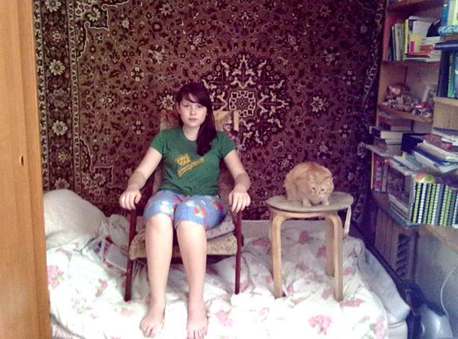 Какого черта тут происходит: необъяснимые фотографии россиянок с сайтов знакомств