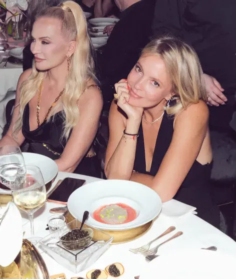 Звёздный состав: как Снежанна Георгиева отпраздновала свой юбилей