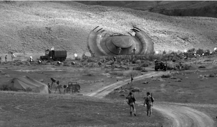 В 1947 году в штате Нью-Мексико якобы разбилась "летающая тарелка". На фото - реконструкция места происшествия. 