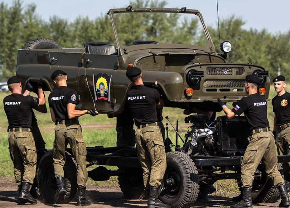 Военное сопровождение. Рембат 2016. Рембат войска. Ремонтно восстановительные войска. Военная техника РЕМБАТА.