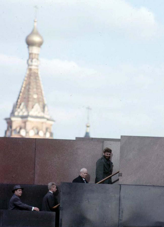 Подъем на трибуну мавзолея. СССР, история, кастро
