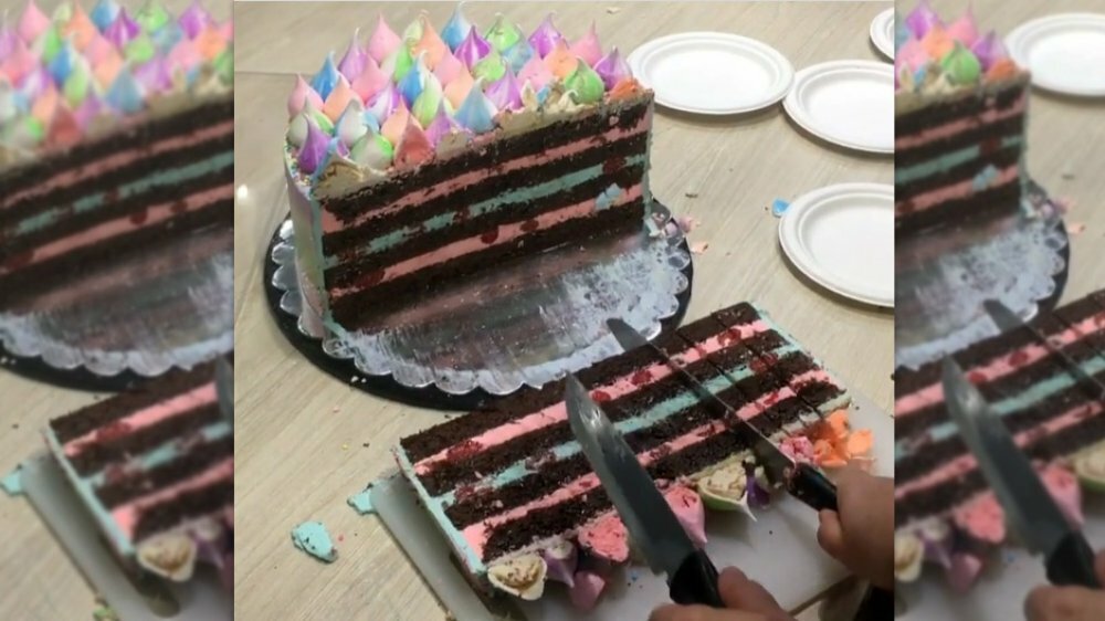 Вы всю свою жизнь неправильно резали торт! Знаете почему? кусок, кусочек, торта, часть, вероятно, которая, метод, торту, доску, разделочную, сделать, просто, среза, разрезать, маленький, зубной, большой, нарезанииТак, перемещаем, полностью