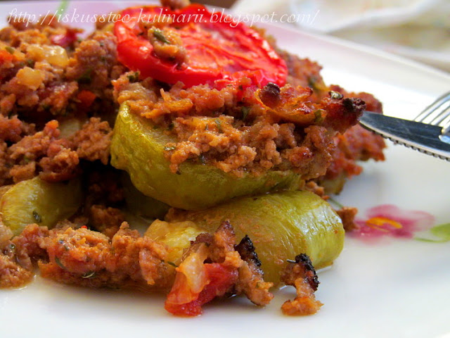 Турецкая мусака с кабачками (Kabak Musakka) мусаку, мелко, можно, перец, немного, желанию, форму, кабачки, очень, кабачков, минут, вкусу, молотый, добавить, нарезанный, обжарить, вариант, гарниром, конечно, приготовить