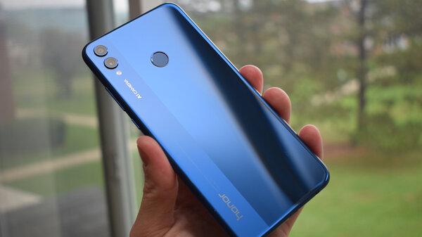 Этот смартфон просто разорвал Xiaomi Redmi Note 7 и Honor 8X новости,смартфон,статья