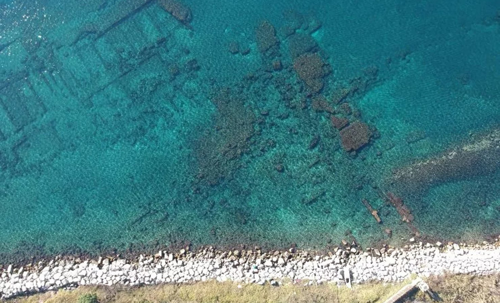 3 месяца назад под водой засекли четкий сигнал. Его нить привела к затопленному храму возрастом 2000 лет сигнал, здесь, Около, особенностям, Азии Теперь, Западной, выходцев, Набатинов, племени, члены, возвели, римлянами, архитектурным, археологи, построен, затерянный, найденный, виллы И, имели, Адриан