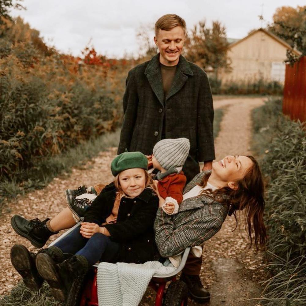 Синдром идеального родителя: как стремление «все сделать правильно» вредит ребенку нужно, ребенку, просто, чтобы, который, когда, любовь, ребенок, между, слишком, часто, своих, самом, ошибки, сказать, нужен, идеальный, превращается, настоящая, психолог