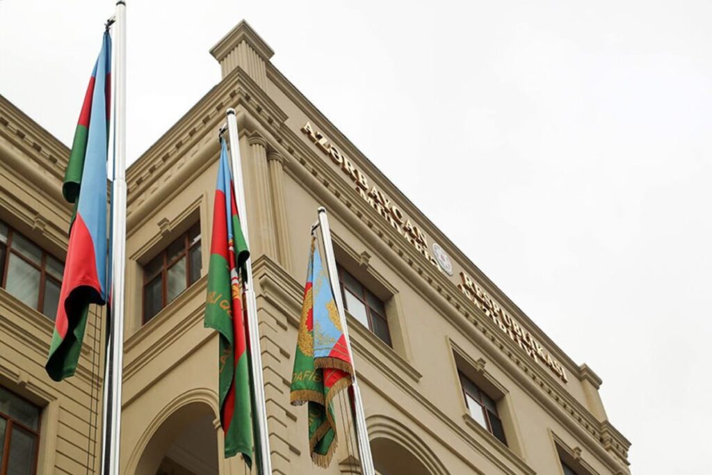 Власти Азербайджана снесли памятник Айвазовскому