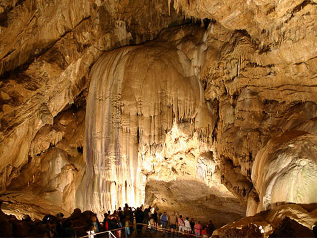 Новоафонская пещера, Россия