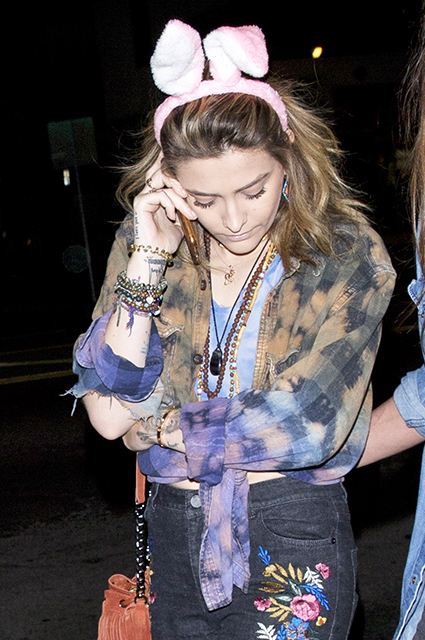 Пэрис Джексон поддержала своего крестного отца Маколея Калкина на съемках его шоу Пэрис Джексон поддержала своего крестного отца Маколея Калкина на съемках его шоу Новости