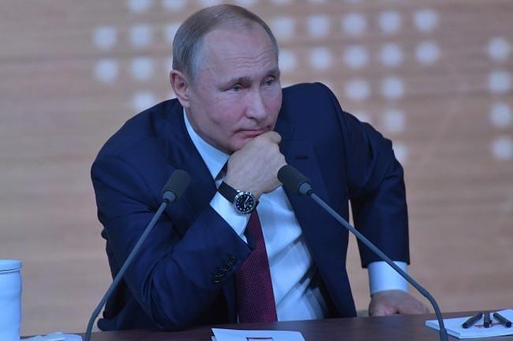 Путин подписал закон о праве россиян и малого бизнеса на кредитные каникулы из-за коронавируса
