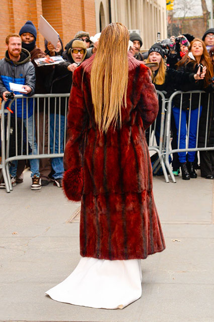 Пышное розовое платье и еще четыре образа: Дженнифер Лопес продолжает модные эксперименты Пышное розовое платье и еще четыре образа: Дженнифер Лопес продолжает модные эксперименты звездный стиль