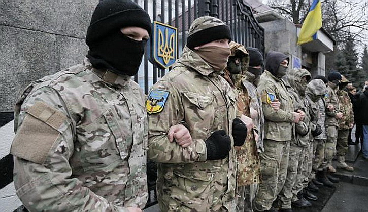 Бандитские группировки ведут Украину к хаосу