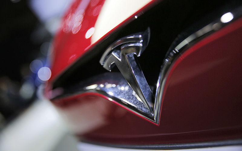 В США заинтересовались двумя смертельными ДТП c Tesla. На самом деле их больше! Tesla