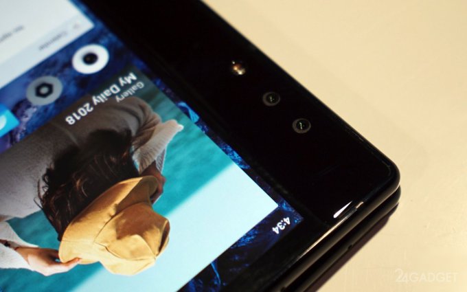 На CES 2019 привезли новый складной смартфон с гибким экраном ces 2019