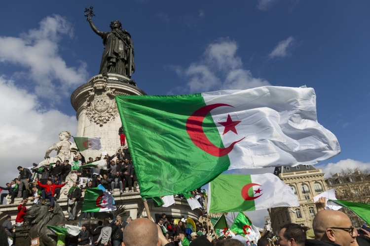 Алжир высказался против иностранного вмешательства в дела Ливии