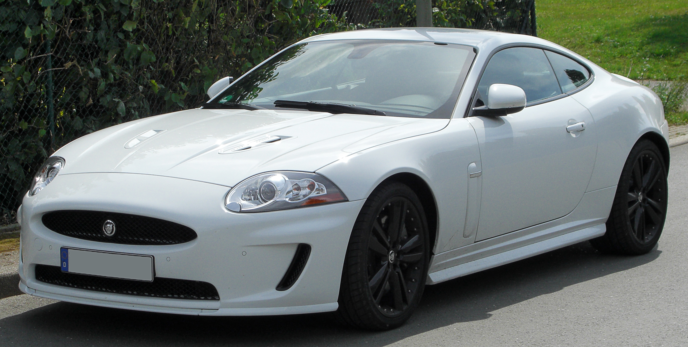 Jaguar XKR White