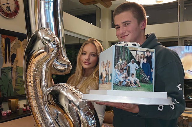 Сын Дмитрия Пескова отметил день рождения с мачехой Татьяной Навкой и сестрами Лизой и Надей